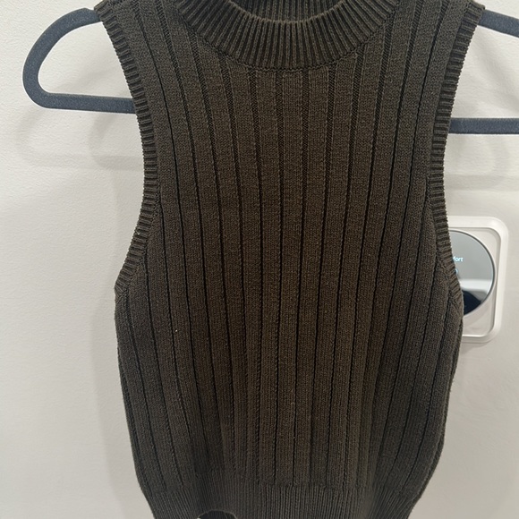 Top neck knit top - Picture 2 of 3